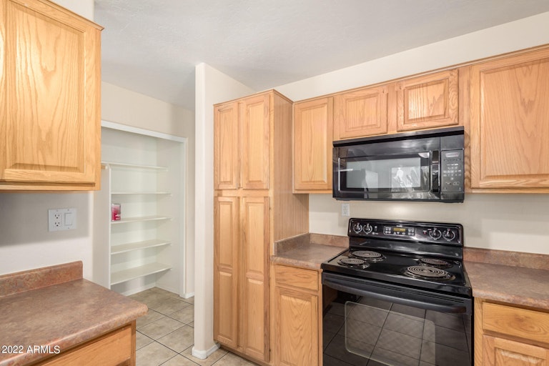 Photo 7 of 21 - 13741 W Peck Dr, Litchfield Park, AZ 85340