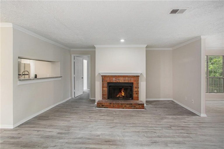 Photo 5 of 26 - 5537 Mountain Springs Cir, Stone Mountain, GA 30088