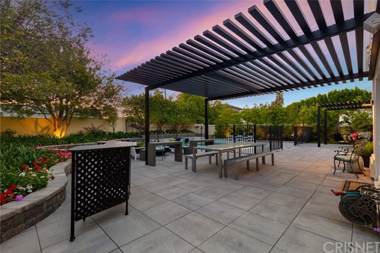 Photo 8 of 75 - 10749 Baile Ave, Chatsworth, CA 91311