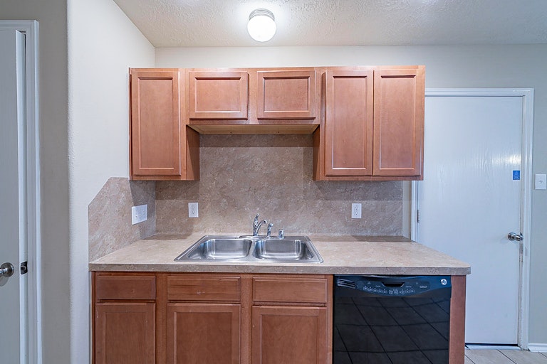 Photo 18 of 24 - 13527 High Banks Ln, Houston, TX 77034