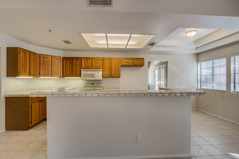 Photo 9 of 34 - 10379 E Sharon Dr, Scottsdale, AZ 85260