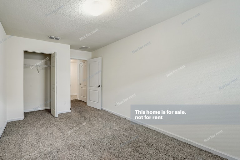 Photo 15 of 29 - 2597 King Louis Dr, Jacksonville, FL 32254