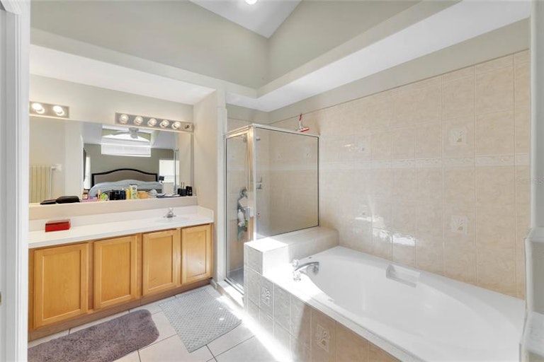 Photo 23 of 49 - 6609 Cherry Grove Cir, Orlando, FL 32809
