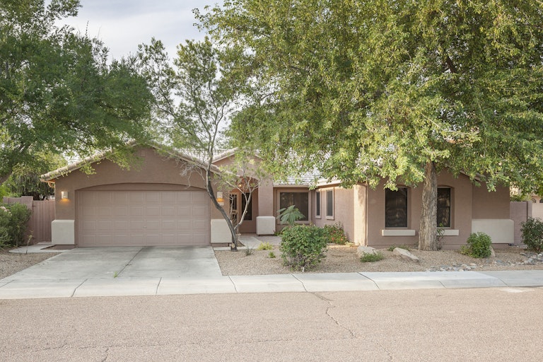 Photo 2 of 20 - 5328 W Morten Ave, Glendale, AZ 85301