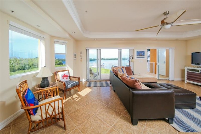 Photo 7 of 25 - 1410 Beach Rd #201, Englewood, FL 34223