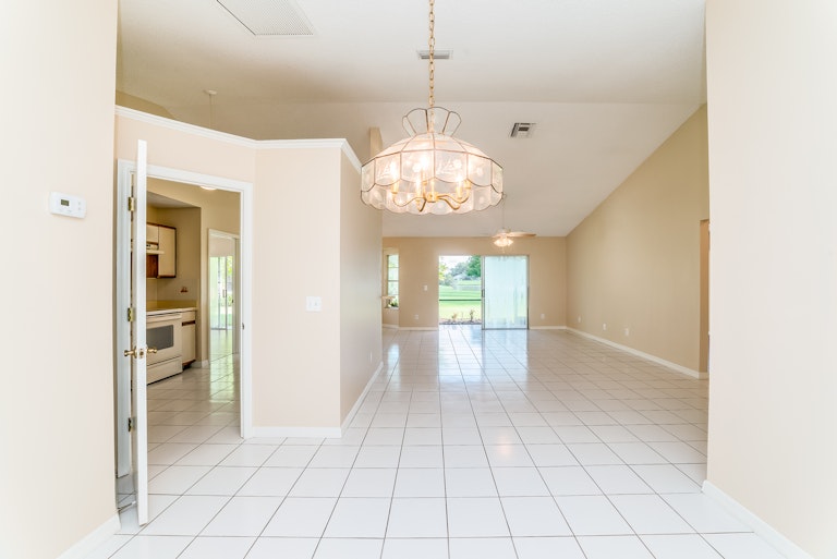 Photo 8 of 24 - 11870 Ottawa Ave, Orlando, FL 32837