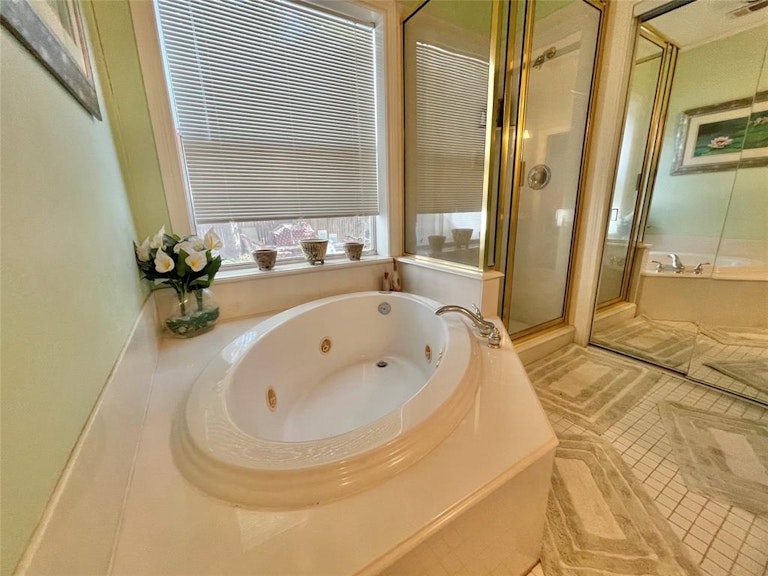 Photo 10 of 37 - 3213 Rogers Ave, Fort Worth, TX 76109
