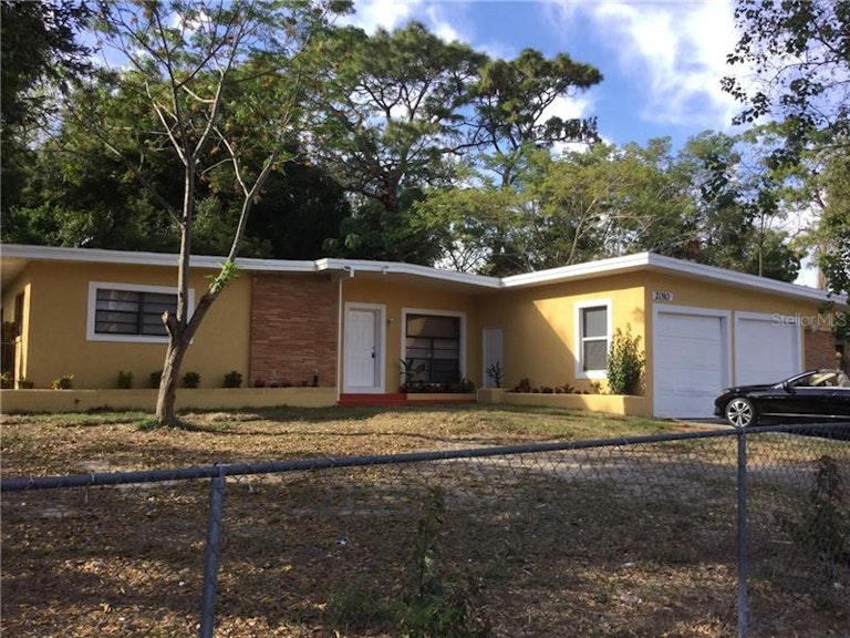 Photo 1 of 16 - 2010 N Hastings St, Orlando, FL 32808