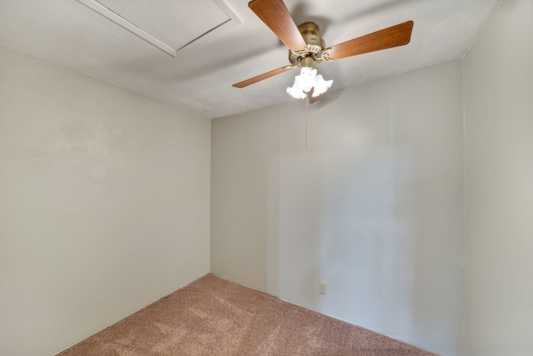 Photo 12 of 24 - 1124 Park Center Ct, Saginaw, TX 76179