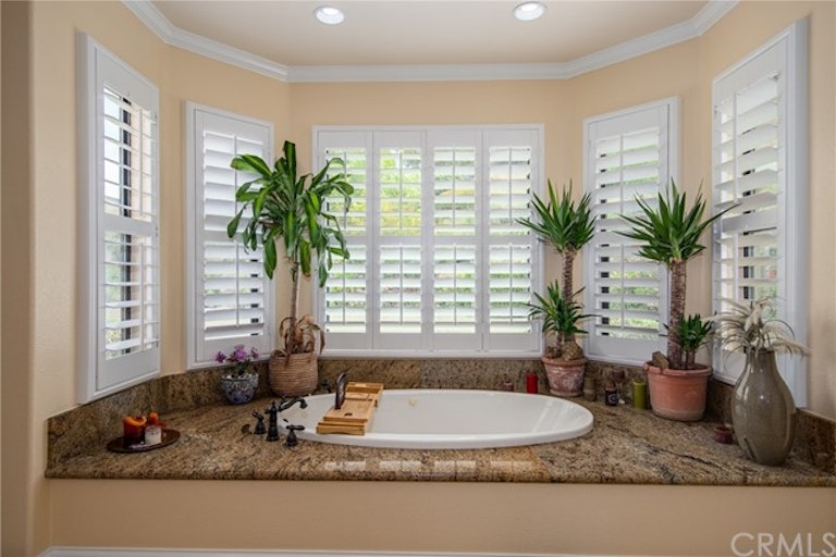 Photo 34 of 48 - 34722 Simi Dr, Yucaipa, CA 92399
