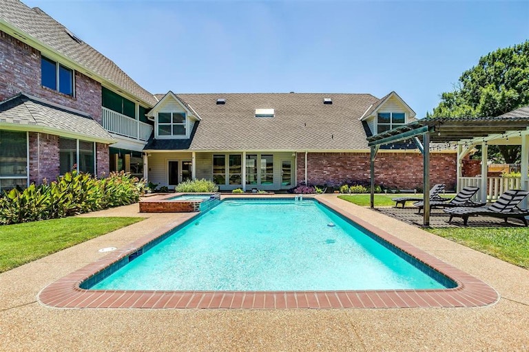 Photo 36 of 40 - 6006 Sunderland Dr, Colleyville, TX 76034