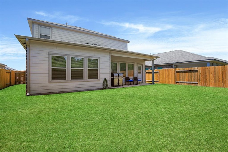Photo 31 of 31 - 227 Murrieta Ln, Rosharon, TX 77583