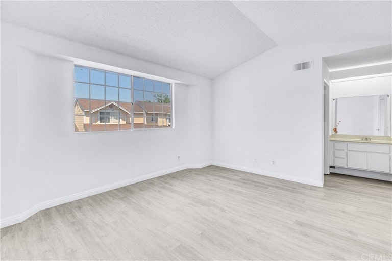 Photo 33 of 50 - 1238 Bayport Cir, Pomona, CA 91768