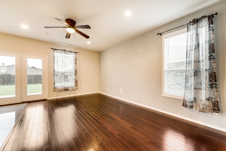 Photo 6 of 27 - 8520 Cumberland Gap Dr, Fort Worth, TX 76244