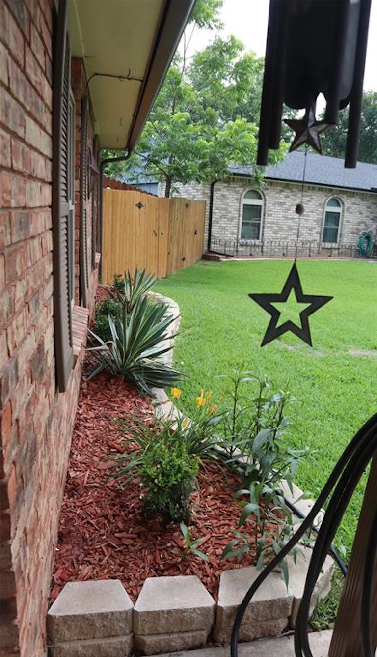 Photo 17 of 28 - 4921 California Trl, Grand Prairie, TX 75052