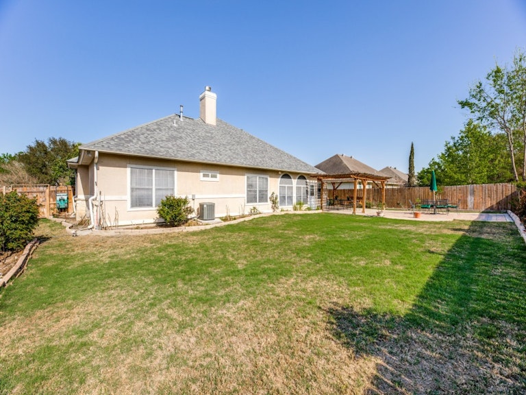 Photo 33 of 36 - 1226 Loma Verde Dr, New Braunfels, TX 78130