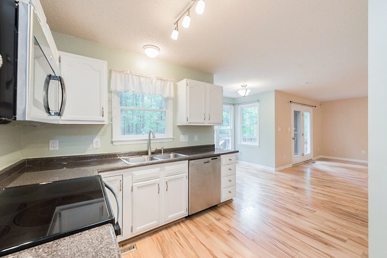 Photo 11 of 21 - 4804 Buttonbush Dr, Durham, NC 27712