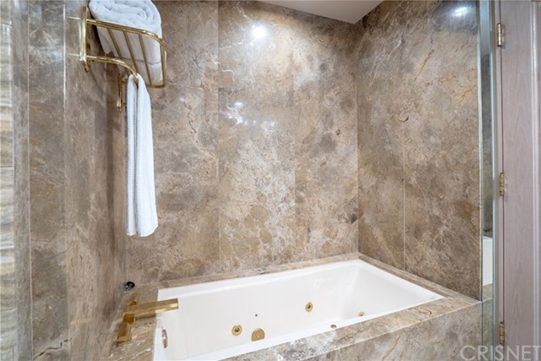 Photo 48 of 72 - 10214 Candleberry Ln, Northridge, CA 91324