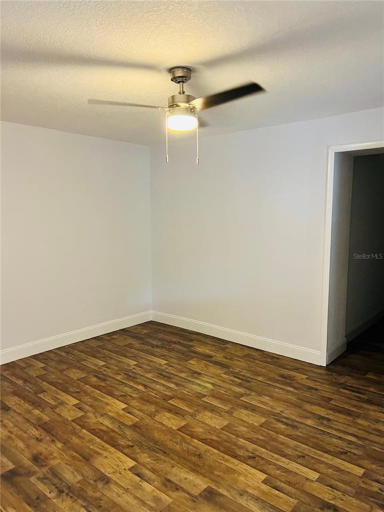 Photo 18 of 21 - 2360 Amherst Ln, Mount Dora, FL 32757