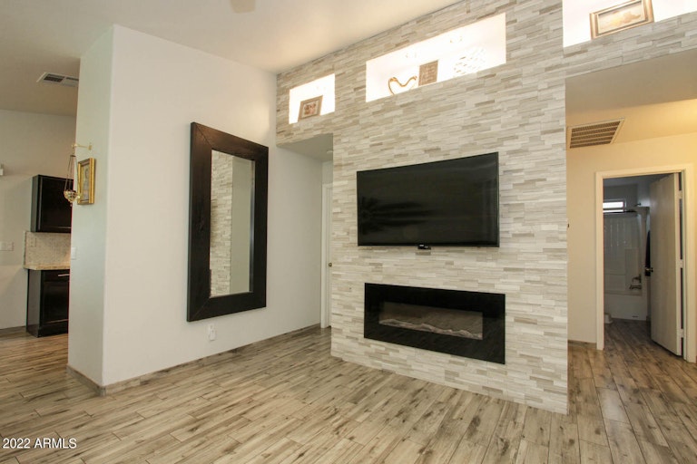 Photo 25 of 44 - 3048 W Zachary Dr, Phoenix, AZ 85027