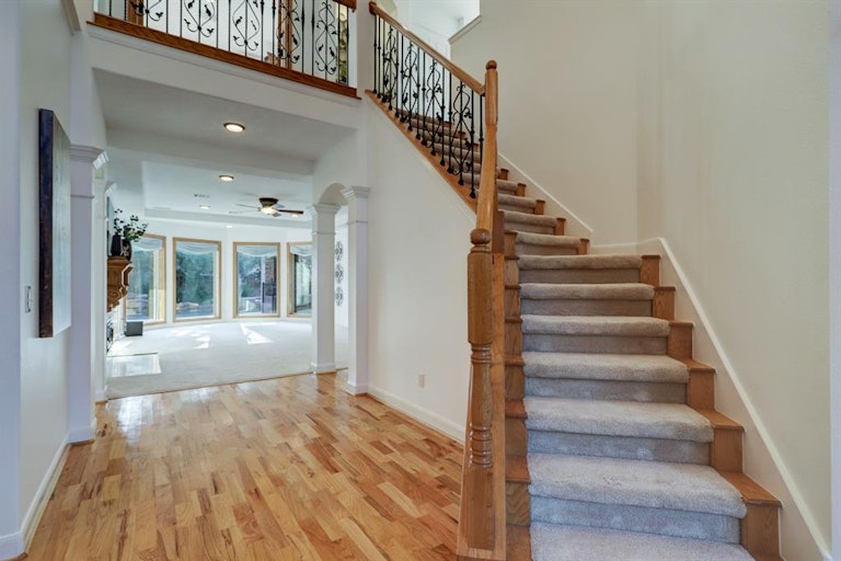 Photo 3 of 34 - 19615 Firesign Dr, Humble, TX 77346