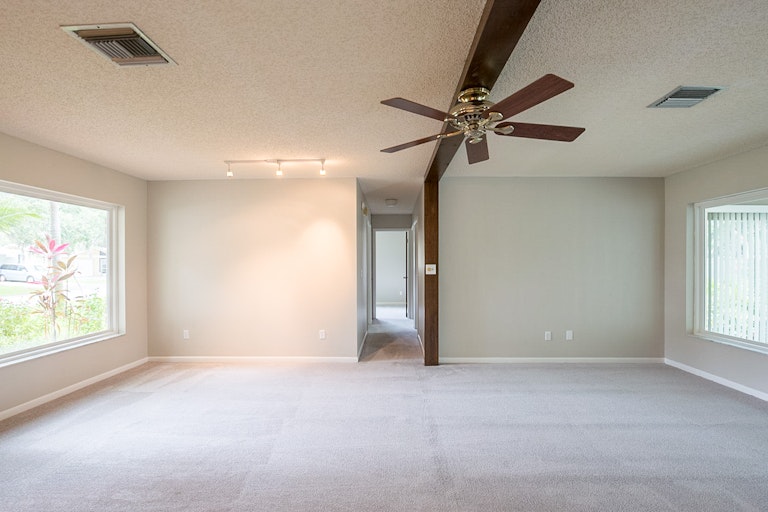 Photo 7 of 15 - 14529 Knoll Ridge Dr, Tampa, FL 33625