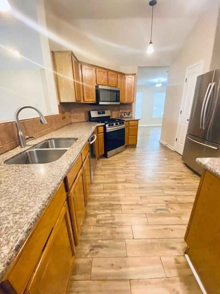 Photo 12 of 36 - 6126 Nancet Dr, Houston, TX 77041