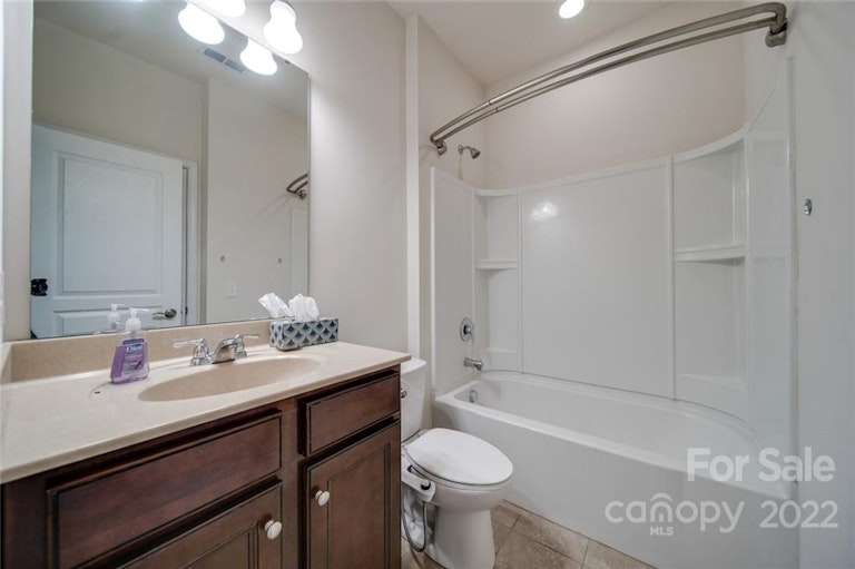Photo 18 of 32 - 6727 Coral Rose Rd, Charlotte, NC 28277