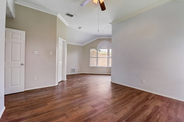 Photo 18 of 44 - 2313 Bent Brook Dr, Mesquite, TX 75181