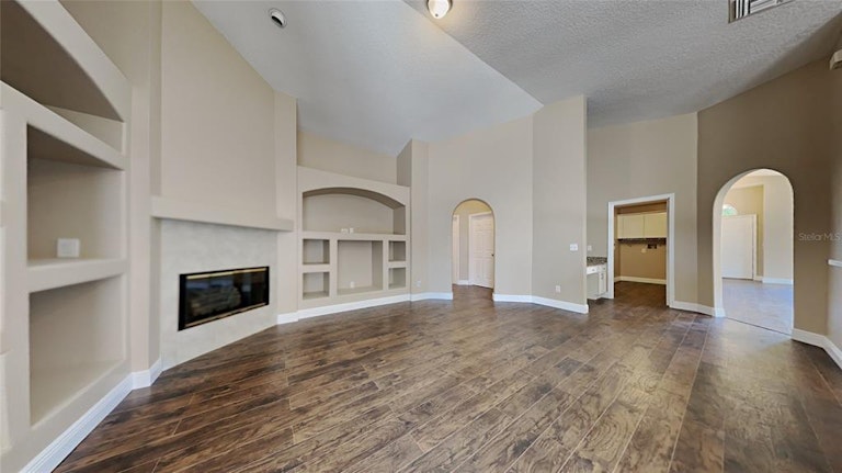 Photo 6 of 21 - 7613 Silver Crown Ct, Orlando, FL 32818