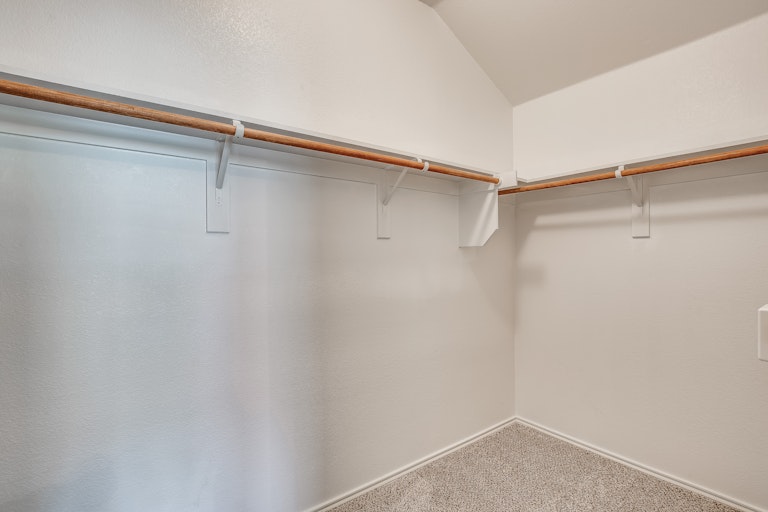 Photo 15 of 24 - 409 Twin Knoll Dr, McKinney, TX 75071