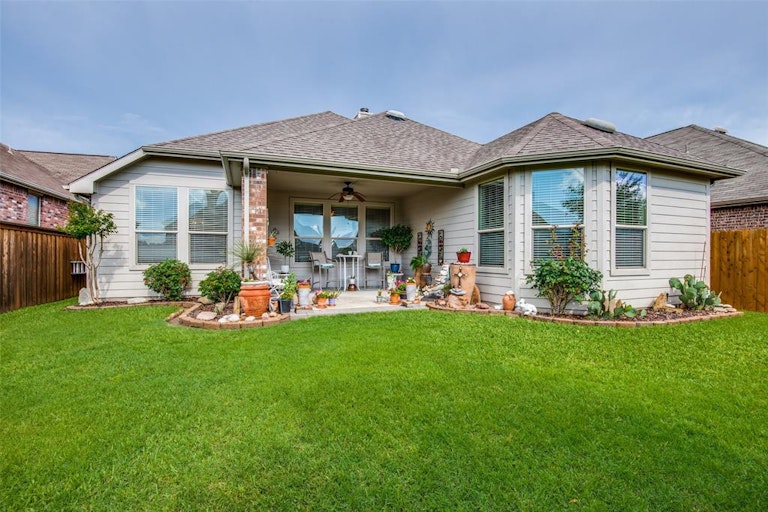 Photo 22 of 29 - 328 Turnstone Dr, Little Elm, TX 75068