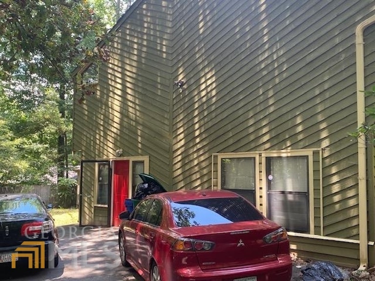 Photo 6 of 6 - 768 Post Road Ln, Stone Mountain, GA 30088