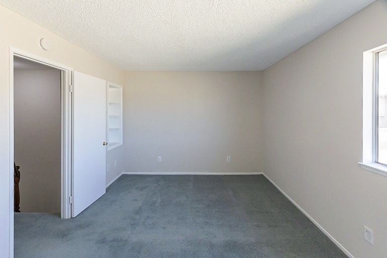 Photo 15 of 23 - 717 Walnut Dr, Lake Elsinore, CA 92530