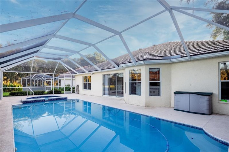 Photo 23 of 29 - 2762 Golf Lake Dr, Plant City, FL 33566