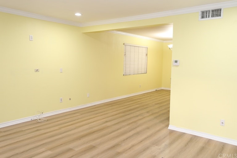 Photo 2 of 18 - 19231 Sherman Way #37, Reseda, CA 91335