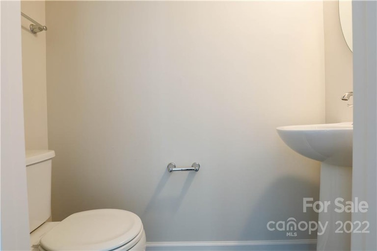 Photo 12 of 16 - 1156 Ashbury St, Charlotte, NC 28216