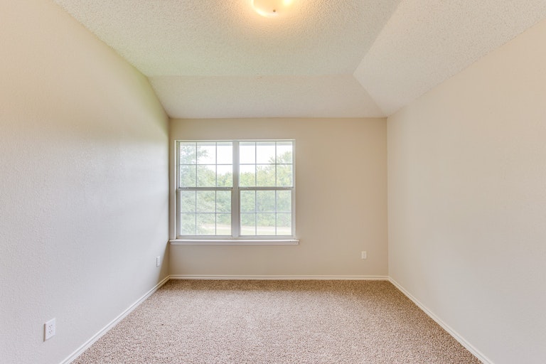 Photo 25 of 31 - 900 Heritage Pkwy S, Allen, TX 75002