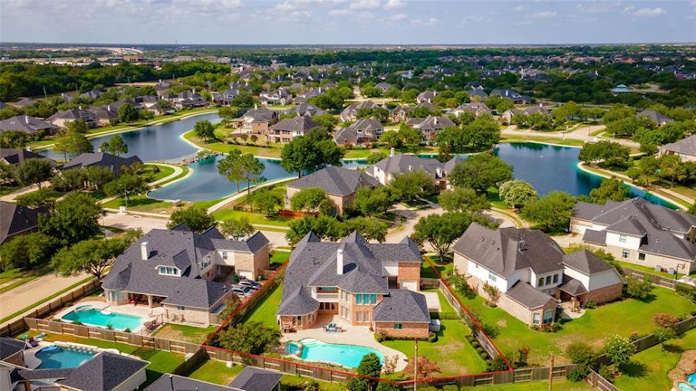 Photo 1 of 46 - 7006 Monarch Lake Ln, Katy, TX 77494