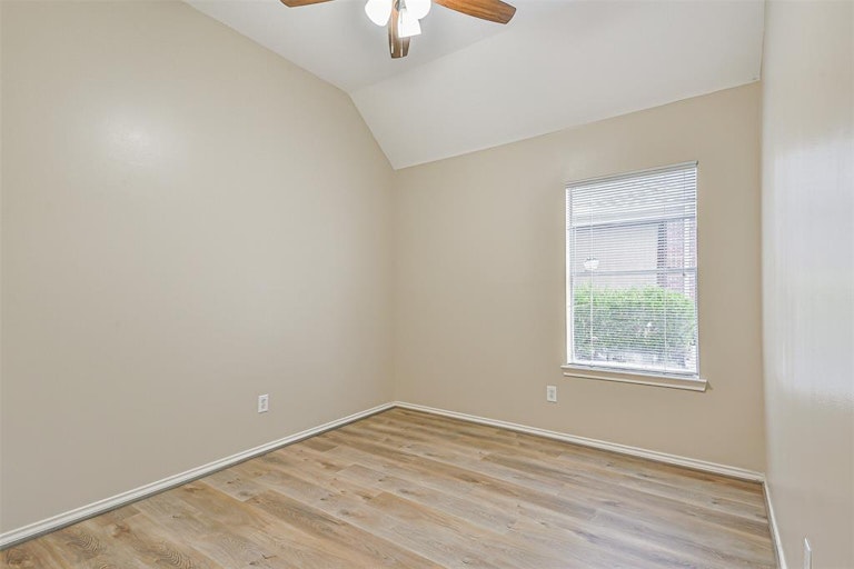 Photo 6 of 21 - 3715 Parkshire Dr, Pearland, TX 77584