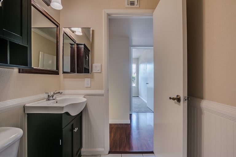 Photo 20 of 31 - 2734 W Charleston Ave, Phoenix, AZ 85053