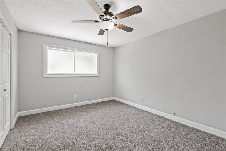 Photo 28 of 36 - 214 Andorra Ln, Houston, TX 77015