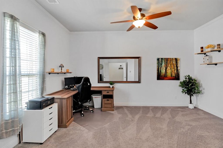 Photo 13 of 23 - 5901 Humber Ln, Aubrey, TX 76227