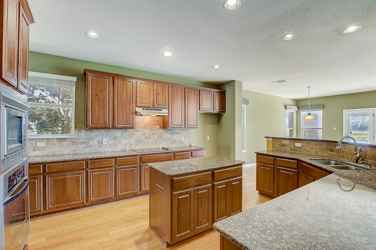 Photo 26 of 63 - 4185 Engadina Pass, Round Rock, TX 78665
