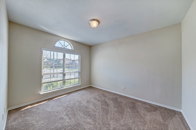Photo 20 of 28 - 4701 Red Gate Cir, Keller, TX 76244