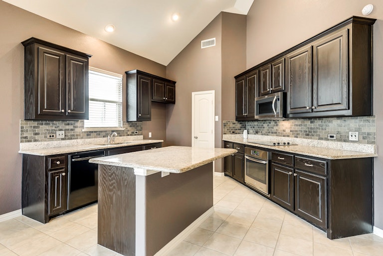 Photo 5 of 29 - 8121 Mountain Cedar Dr, Fort Worth, TX 76131