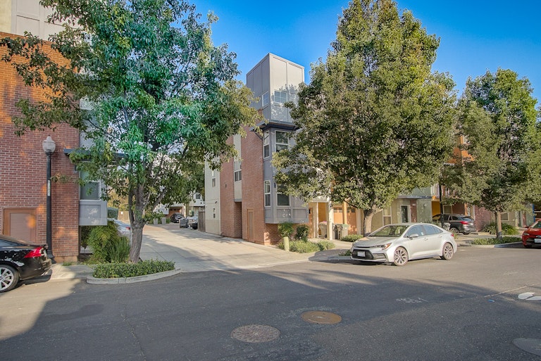 Photo 1 of 29 - 269 3rd St, West Sacramento, CA 95605
