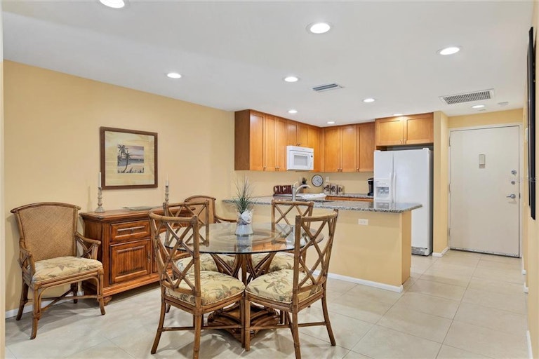 Photo 15 of 63 - 1000 Longboat Club Rd #702, Longboat Key, FL 34228