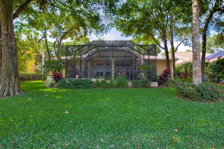 Photo 46 of 48 - 1909 Floresta View Dr, Tampa, FL 33618