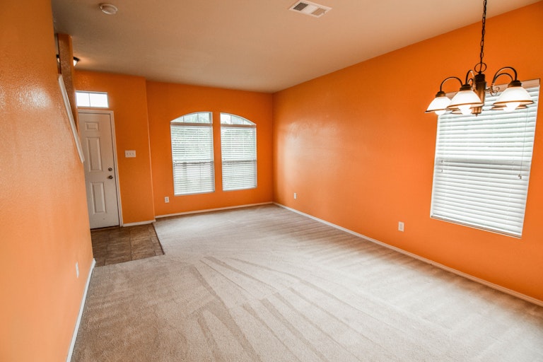 Photo 11 of 37 - 1701 Grassy View Dr, Fort Worth, TX 76131